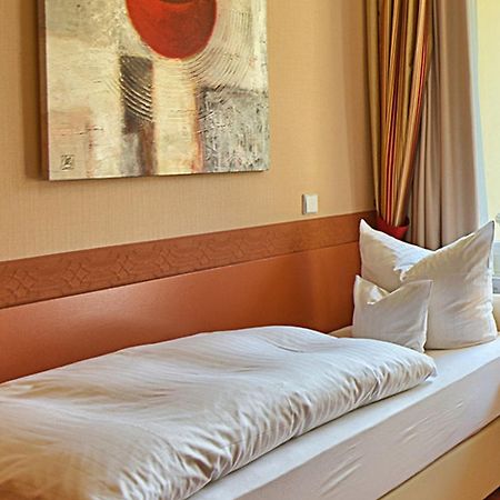 Hotel Burgblick บาเดนไวเลอร์ ภายนอก รูปภาพ