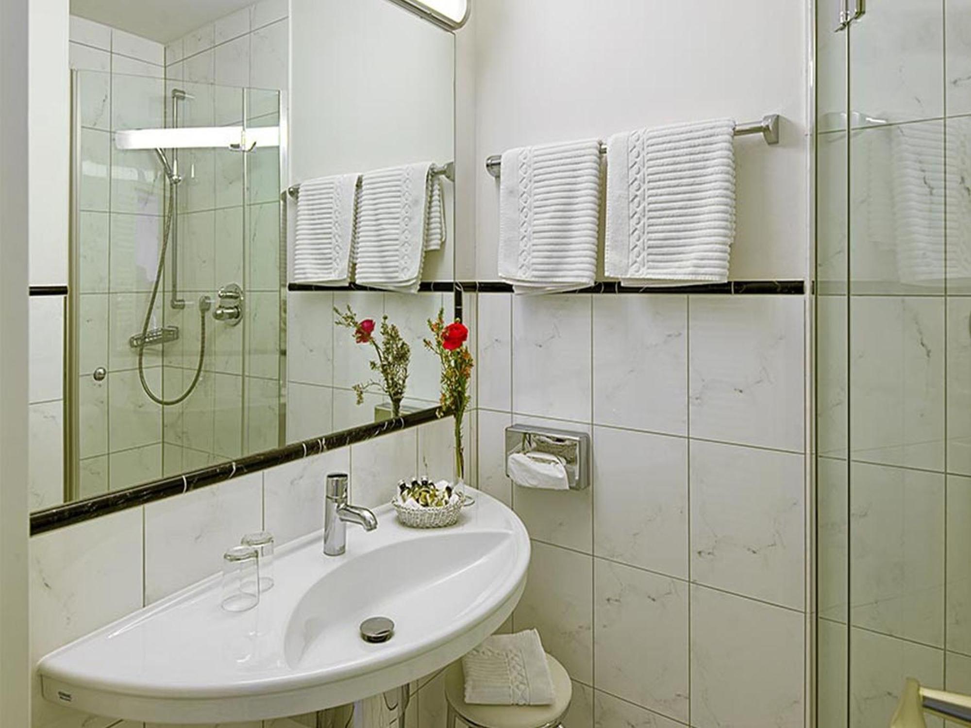 Hotel Burgblick บาเดนไวเลอร์ ภายนอก รูปภาพ
