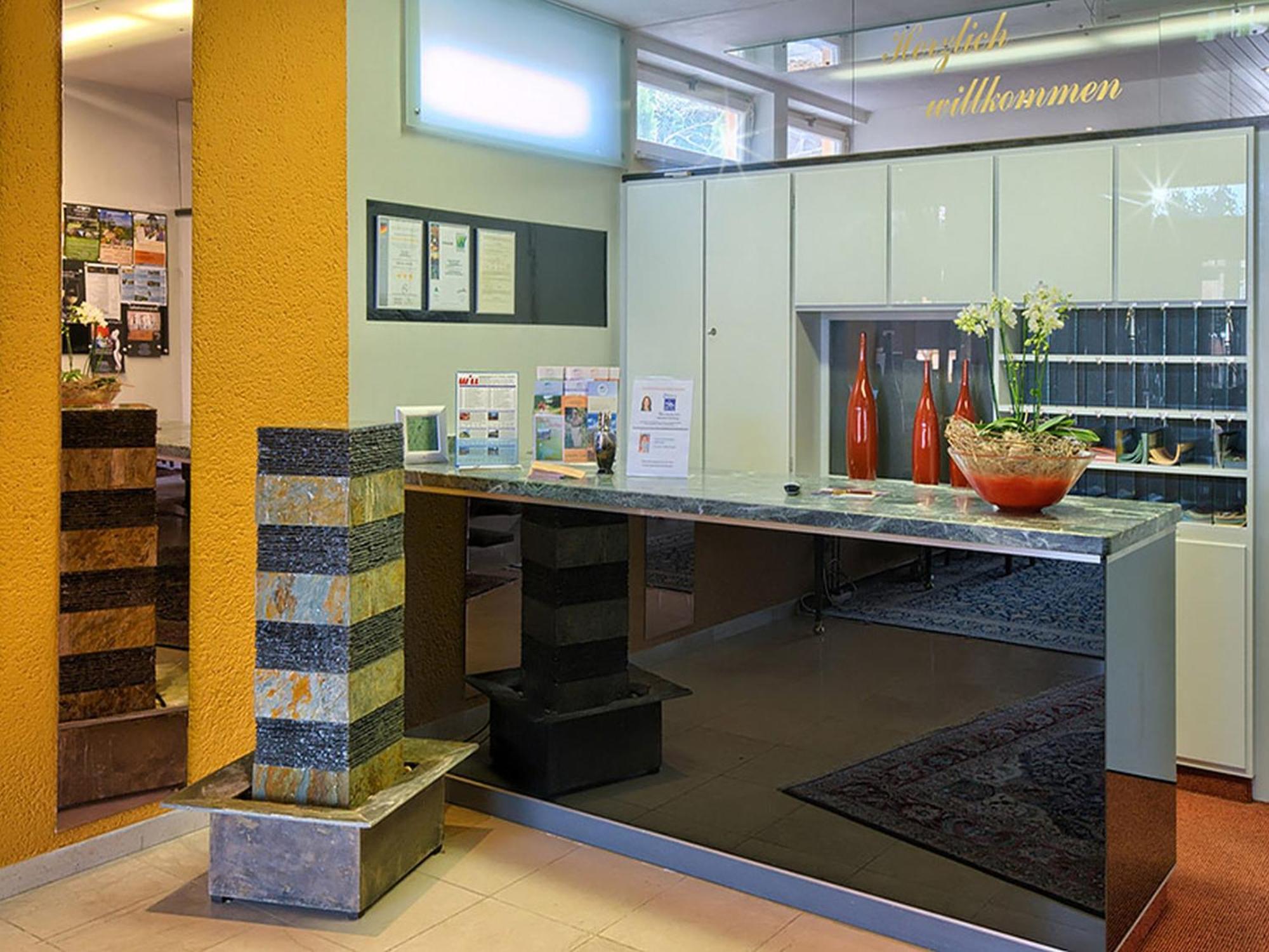 Hotel Burgblick บาเดนไวเลอร์ ภายนอก รูปภาพ